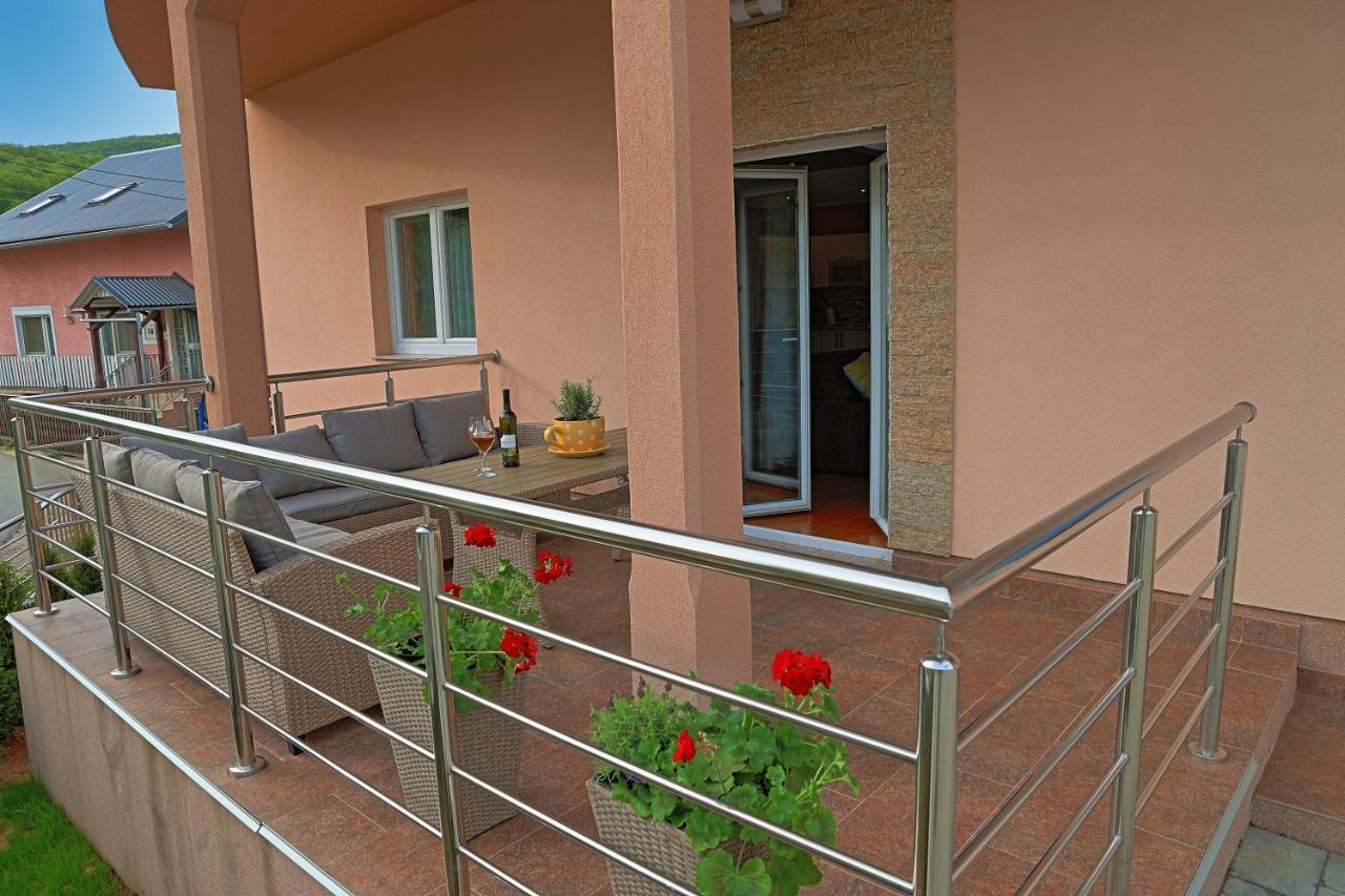 Holiday House Lana Otocac Exterior photo